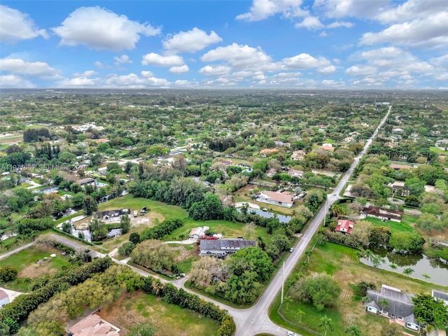 18950 SW 50th St, Southwest Ranches, FL 33332