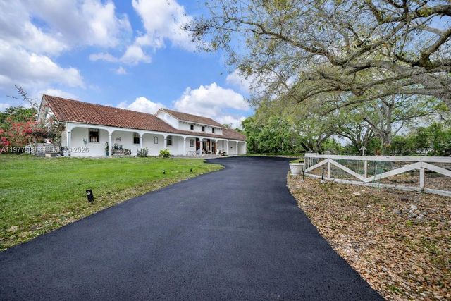 18950 SW 50th St, Southwest Ranches, FL 33332