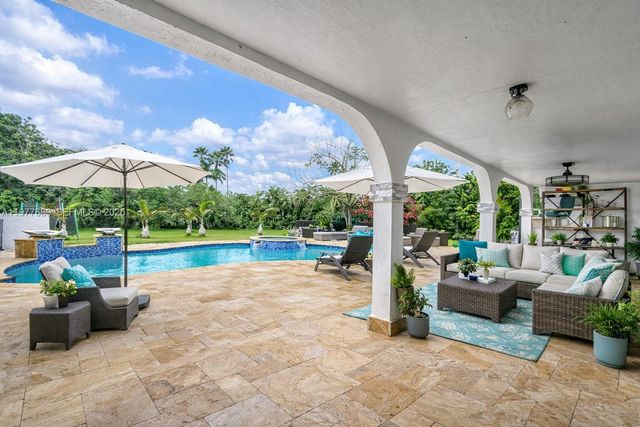 18950 SW 50th St, Southwest Ranches, FL 33332