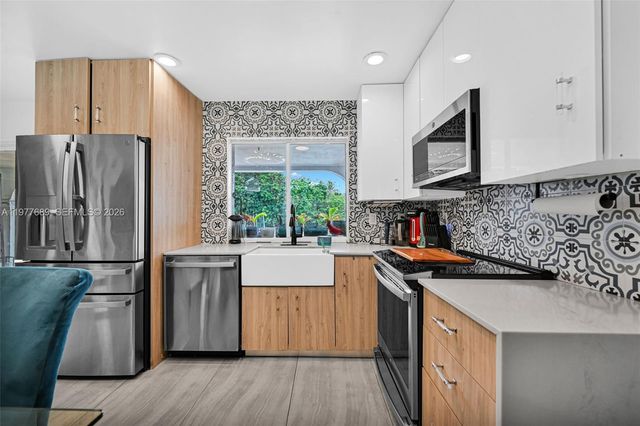 18950 SW 50th St, Southwest Ranches, FL 33332