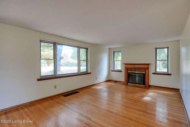 4410 Old Springdale Rd, Louisville, KY 40241