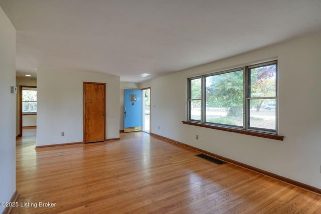 4410 Old Springdale Rd, Louisville, KY 40241