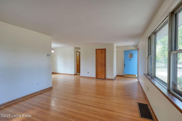 4410 Old Springdale Rd, Louisville, KY 40241
