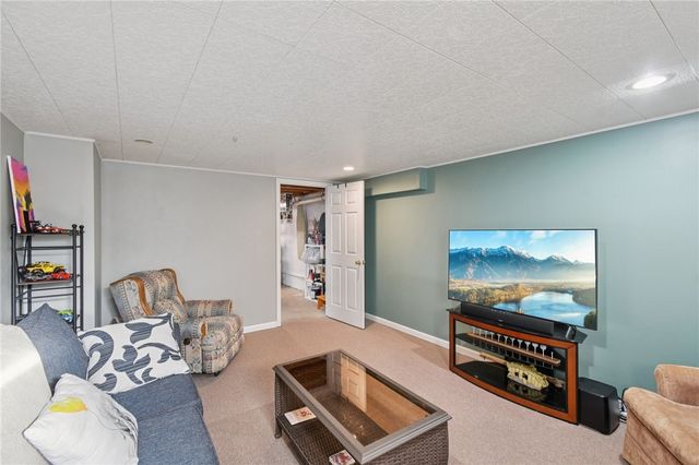 108 Lansmere Way, Ogden, NY 14624