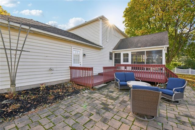 108 Lansmere Way, Ogden, NY 14624