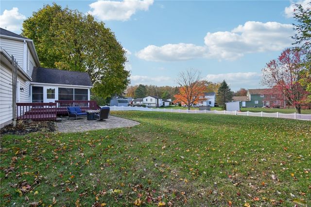 108 Lansmere Way, Ogden, NY 14624