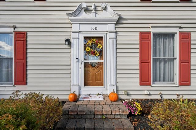 108 Lansmere Way, Ogden, NY 14624