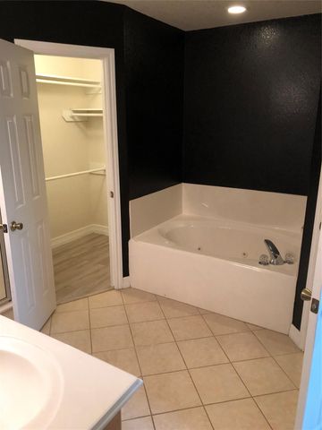 13322 Colton Lane, Santa Fe, TX 77510