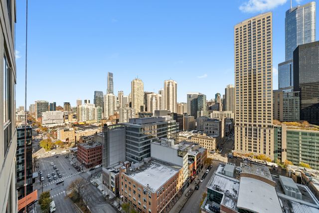400 N La Salle Drive 2002, Chicago, IL 60654