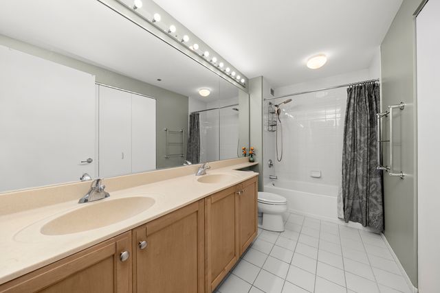 400 N La Salle Drive 2002, Chicago, IL 60654