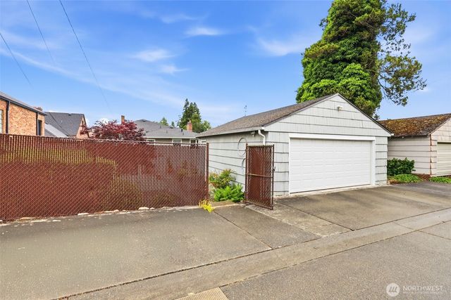 1020 N Tacoma Avenue, Tacoma, WA 98403