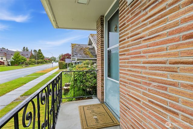 1020 N Tacoma Avenue, Tacoma, WA 98403