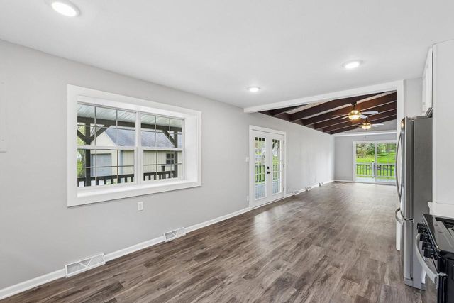 S65W18422 Ruby DRIVE, Muskego, WI 53150