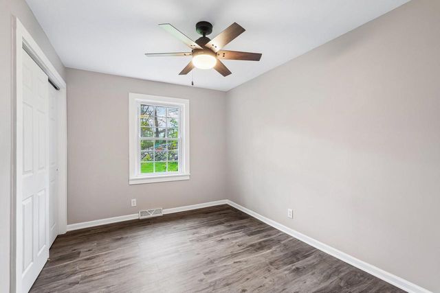 S65W18422 Ruby DRIVE, Muskego, WI 53150