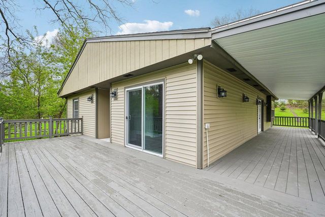 S65W18422 Ruby DRIVE, Muskego, WI 53150