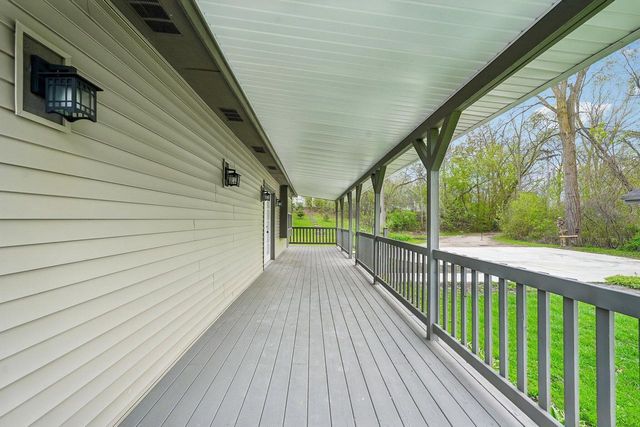 S65W18422 Ruby DRIVE, Muskego, WI 53150