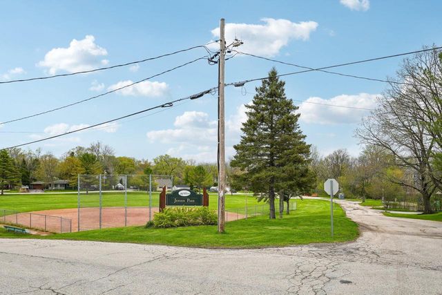 S65W18422 Ruby DRIVE, Muskego, WI 53150
