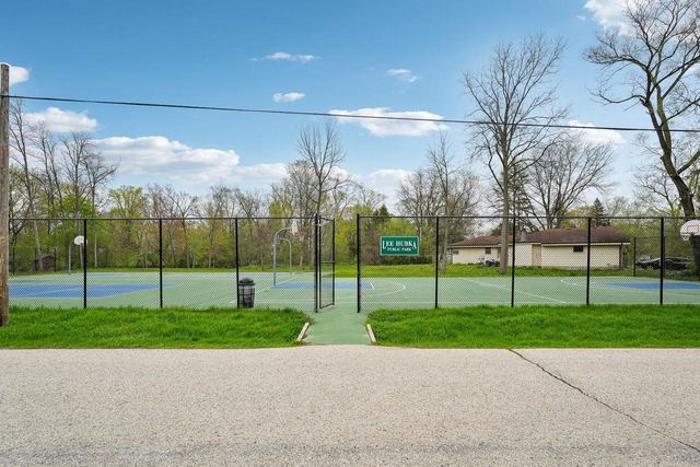 S65W18422 Ruby DRIVE, Muskego, WI 53150