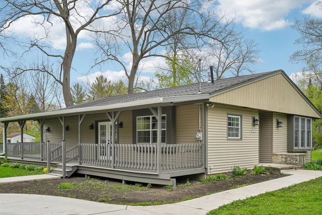 S65W18422 Ruby DRIVE, Muskego, WI 53150