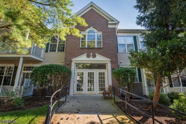 1313 Four Seasons Dr