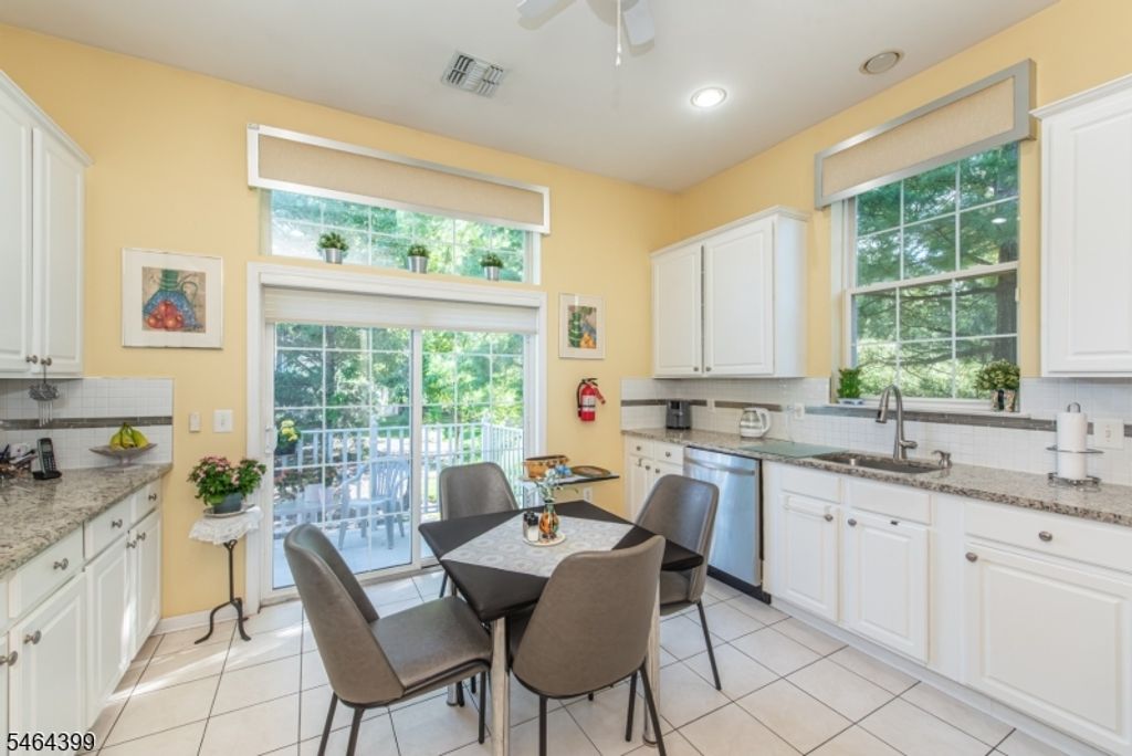 1313 Four Seasons Dr, Wayne Twp., NJ 07470 — photo 5