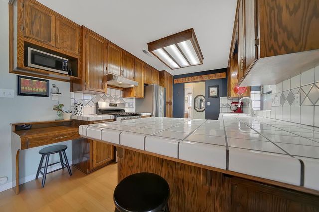 10516 Thompson Way, Valley Springs, CA 95252