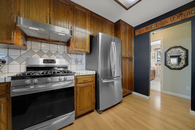 10516 Thompson Way, Valley Springs, CA 95252