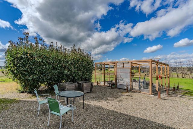 10516 Thompson Way, Valley Springs, CA 95252