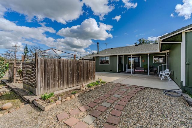 10516 Thompson Way, Valley Springs, CA 95252