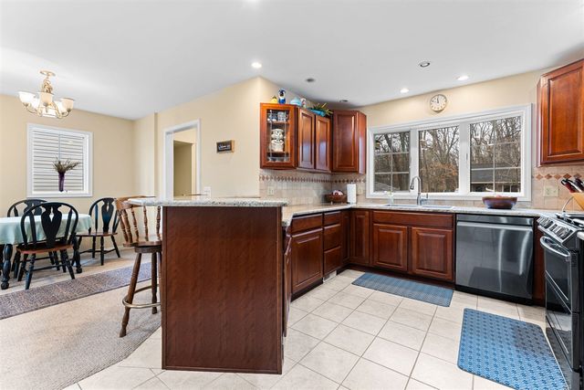 6511 Forest Beach Drive, Brighton, MI 48116