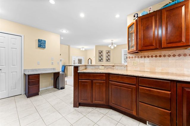 6511 Forest Beach Drive, Brighton, MI 48116