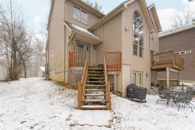 6511 Forest Beach Drive, Brighton, MI 48116