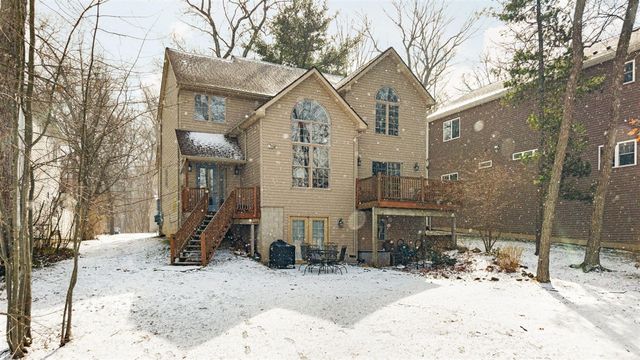 6511 Forest Beach Drive, Brighton, MI 48116