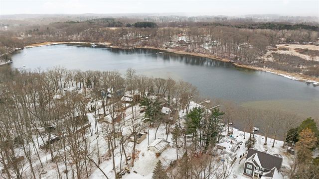 6511 Forest Beach Drive, Brighton, MI 48116