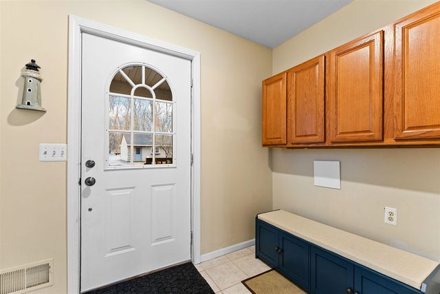 6511 Forest Beach Drive, Brighton, MI 48116