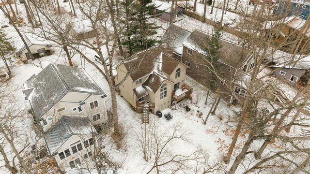 6511 Forest Beach Drive, Brighton, MI 48116