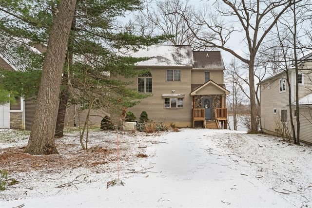 6511 Forest Beach Drive, Brighton, MI 48116