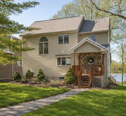 6511 Forest Beach Drive, Brighton, MI 48116