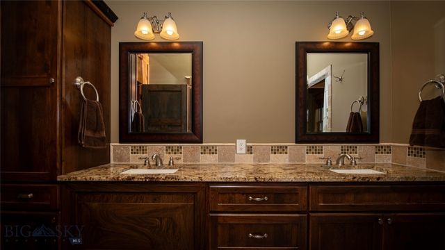 40 Wapiti Way, Bozeman, MT 59718