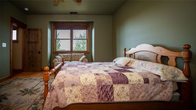 40 Wapiti Way, Bozeman, MT 59718