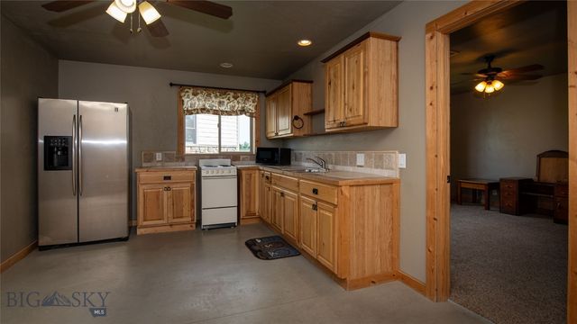 40 Wapiti Way, Bozeman, MT 59718