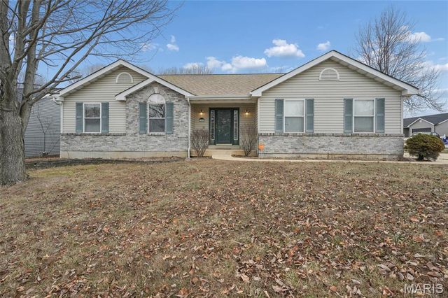 1102 Danielle Elizabeth Court, O'fallon, MO 63366