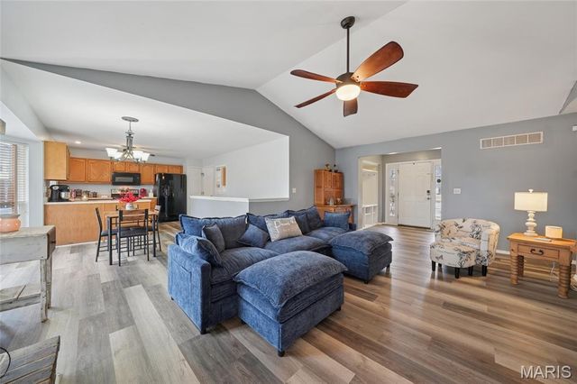 1102 Danielle Elizabeth Court, O'fallon, MO 63366