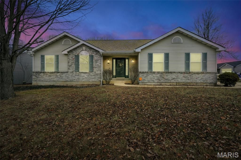1102 Danielle Elizabeth Court, O'fallon, MO 63366