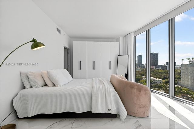 601 NE 36th St 1101, Miami, FL 33137