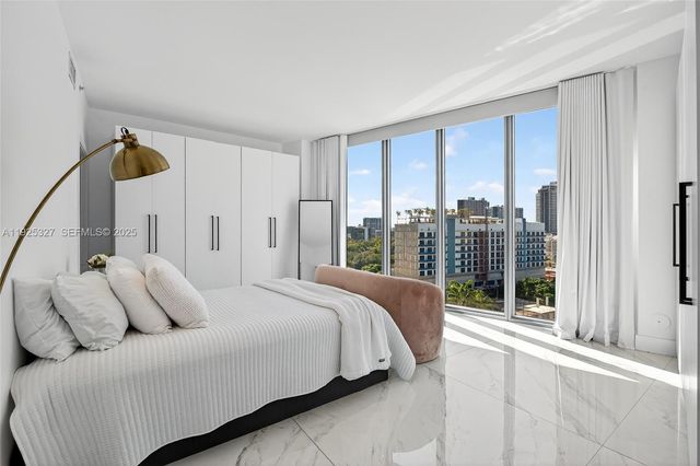 601 NE 36th St 1101, Miami, FL 33137