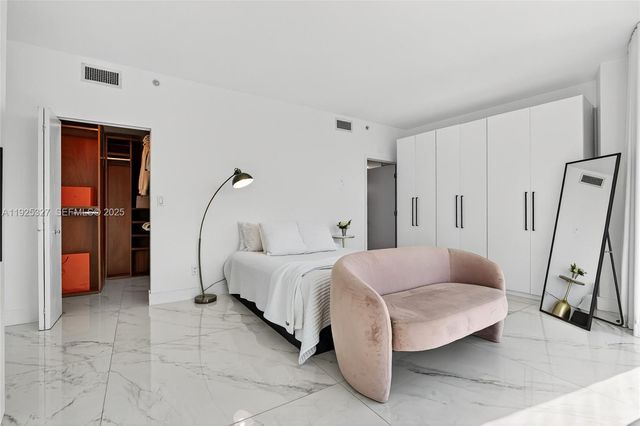 601 NE 36th St 1101, Miami, FL 33137