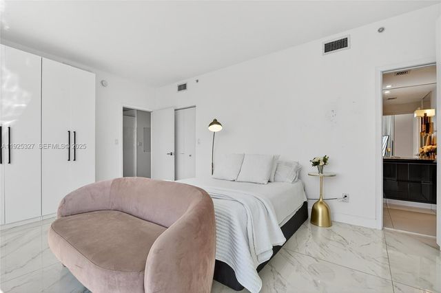 601 NE 36th St 1101, Miami, FL 33137