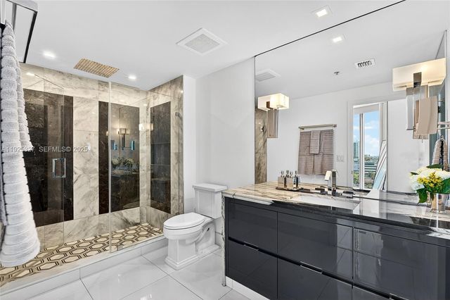 601 NE 36th St 1101, Miami, FL 33137