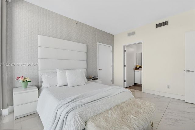 601 NE 36th St 1101, Miami, FL 33137